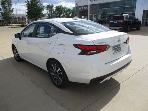 Used 2025 Nissan Versa SV FWD image 4