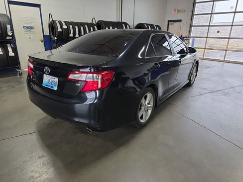 Used 2014 Toyota Camry SE image 4