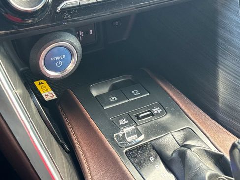 Used 2021 Toyota Venza XLE AWD/4WD image 27