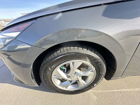 Used 2023 Hyundai Elantra SE image 31