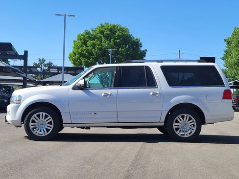 Used 2014 Lincoln Navigator L 2WD image 4