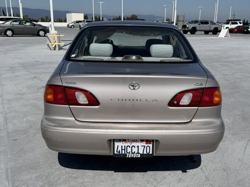 Used 1999 Toyota Corolla CE FWD image 4