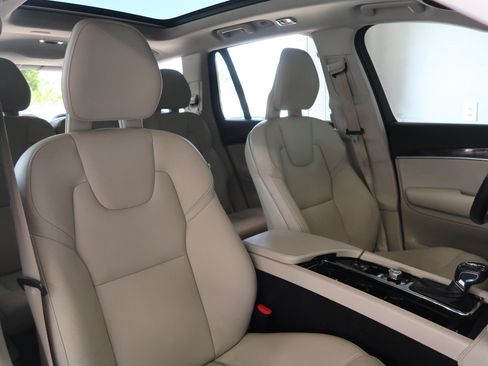 Used 2017 Volvo XC90 T6 Momentum w/ Vision Package AWD/4WD image 13