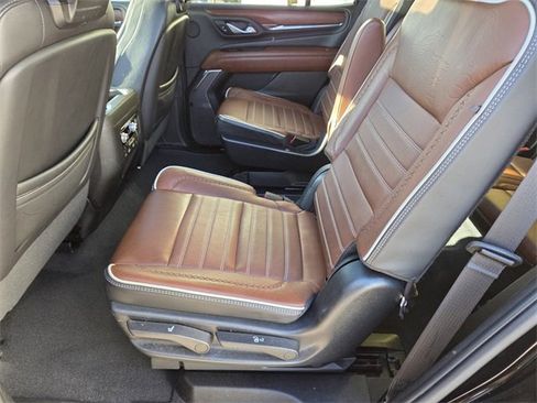 Certified 2023 GMC Yukon Denali Ultimate image 12
