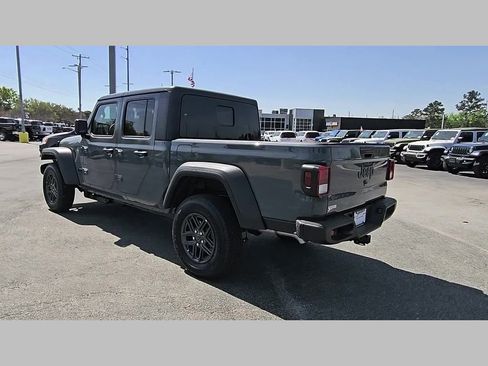 New 2026 Jeep Gladiator Sport AWD/4WD image 30