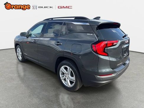 Used 2020 GMC Terrain SLE w/ Driver Convenience Package FWD image 5