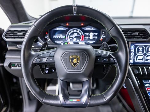 Used 2022 Lamborghini Urus image 38