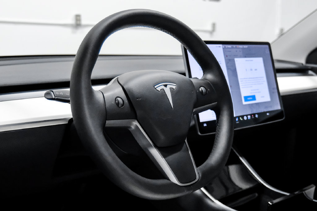 Used 2021 Tesla Model Y Long Range AWD/4WD image 20