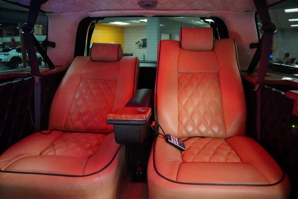 Used 2015 Lincoln Navigator L 4WD image 29