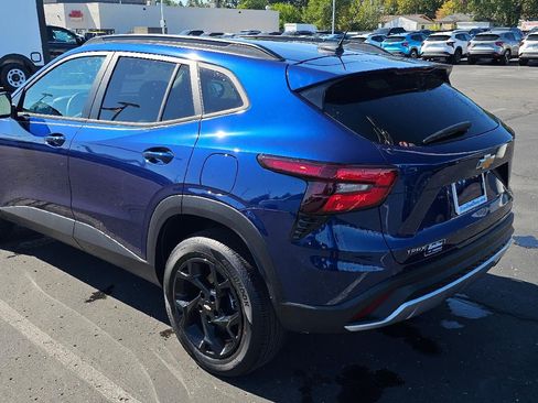 Used 2024 Chevrolet Trax LT w/ Sunroof Package image 15