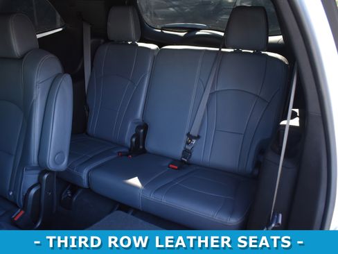 Used 2023 Buick Enclave Essence w/ Experience Buick Package image 10