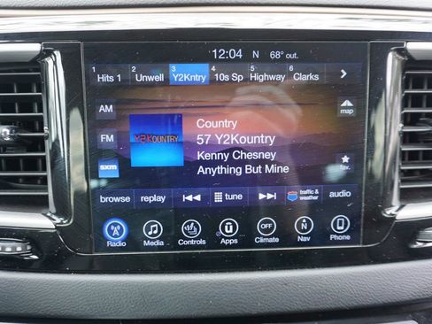 Used 2017 Chrysler Pacifica Touring-L w/ Tire & Wheel Group image 9