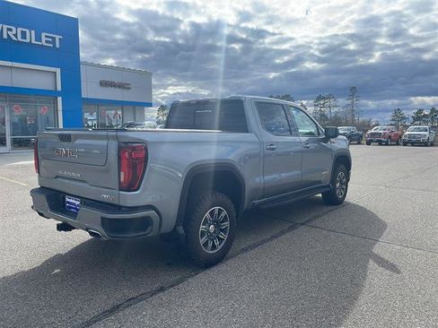 Used 2024 GMC Sierra 1500 AT4 w/ Technology Package AWD/4WD image 2