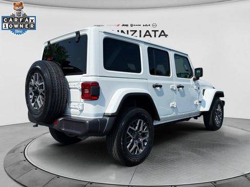 Certified 2025 Jeep Wrangler Unlimited Sahara AWD/4WD image 5