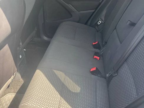Used 2011 Volkswagen Tiguan S FWD image 2