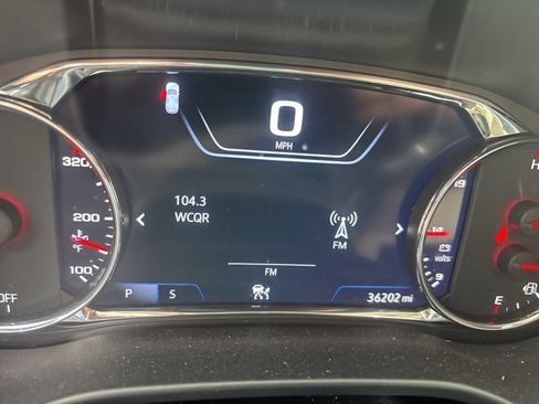 Used 2022 GMC Acadia Denali w/ Denali Ultimate Package image 3