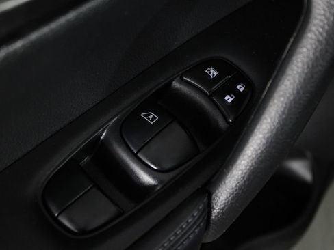 Used 2015 Nissan Rogue S image 21