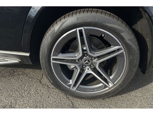 New 2024 Mercedes-Benz GLS 450 4MATIC image 17