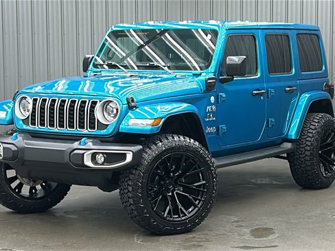 Used 2024 Jeep Wrangler Unlimited Sahara image 1