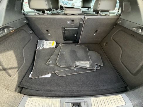 Used 2018 INFINITI QX30 Premium w/ Cargo Package image 38