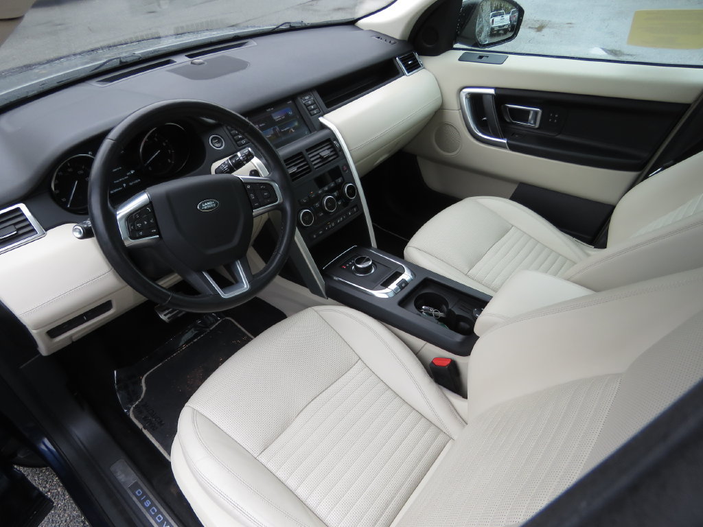 Used 2019 Land Rover Discovery Sport HSE Luxury AWD/4WD image 11
