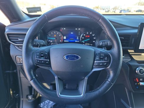 Used 2020 Ford Explorer Limited image 22