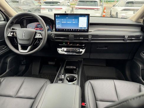 New 2025 Lincoln Corsair AWD w/ Equipment Group 101A image 12