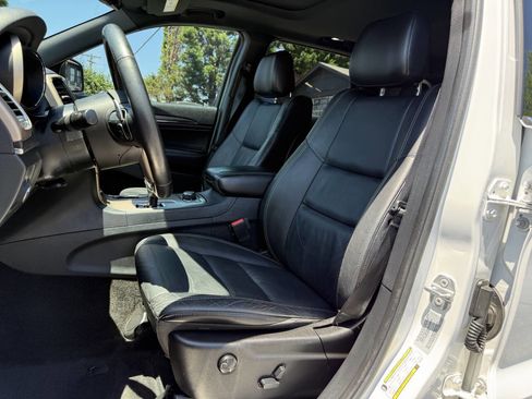 Used 2015 Jeep Grand Cherokee Limited AWD/4WD image 9