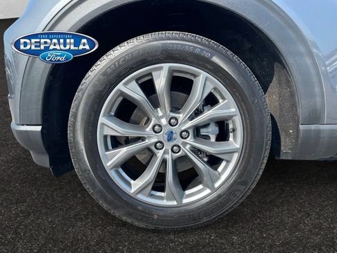 Used 2023 Ford Explorer XLT w/ Equipment Group 202A AWD/4WD image 18