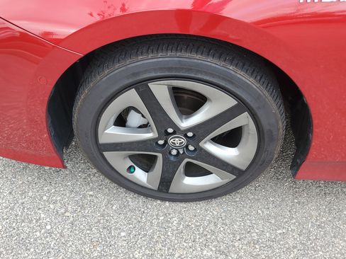 Used 2022 Toyota Prius Limited image 10