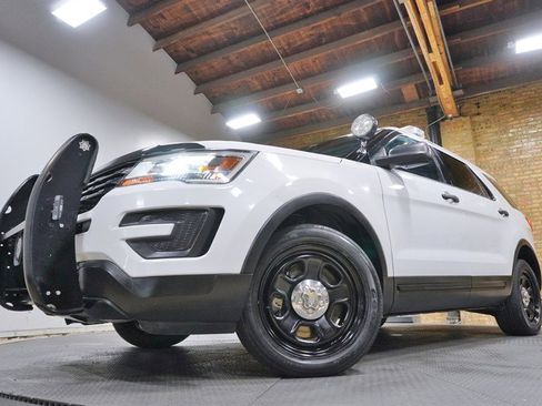 Used 2019 Ford Explorer 4WD Police Interceptor image 3