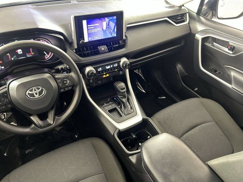 Used 2025 Toyota RAV4 XLE FWD image 23