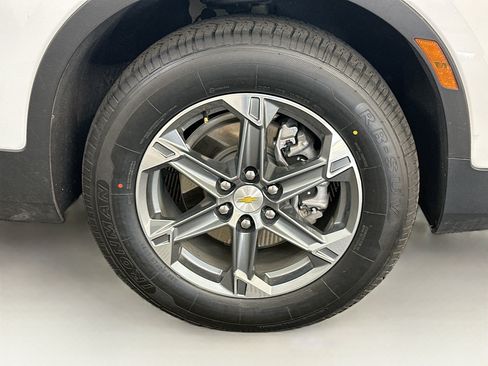 Used 2025 Chevrolet Blazer LT AWD/4WD image 34