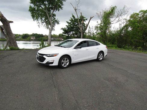 Used 2022 Chevrolet Malibu LS w/ LPO, Floor Liner Package FWD image 30