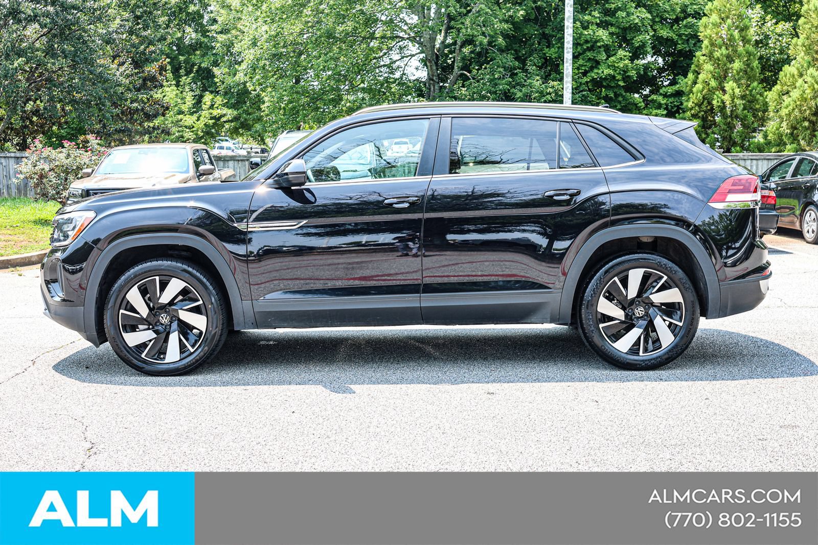 Used 2025 Volkswagen Atlas Cross Sport SE FWD image 9