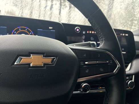 Used 2025 Chevrolet Equinox LT image 28