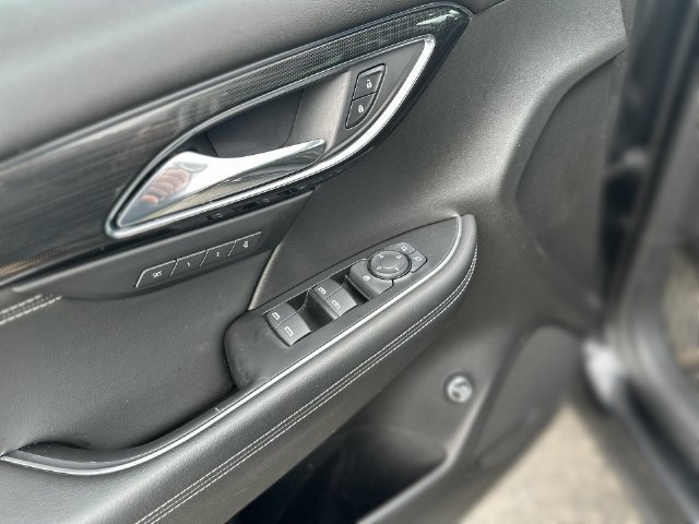Used 2023 Buick Envision Essence AWD/4WD image 18