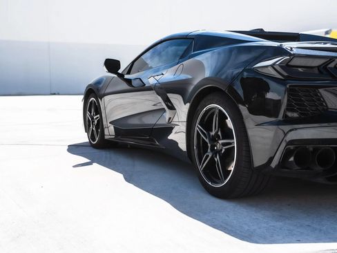 Used 2024 Chevrolet Corvette Stingray Convertible w/ 1LT RWD image 10