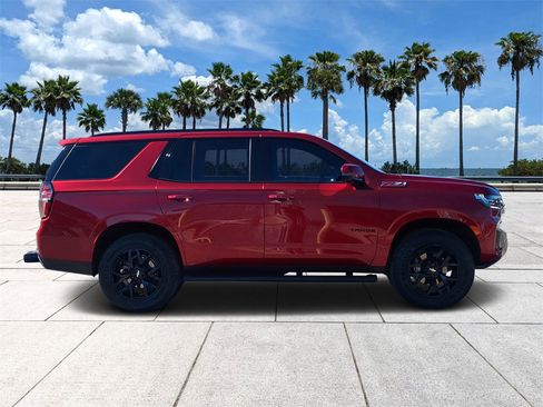 Used 2022 Chevrolet Tahoe Z71 w/ Luxury Package image 3