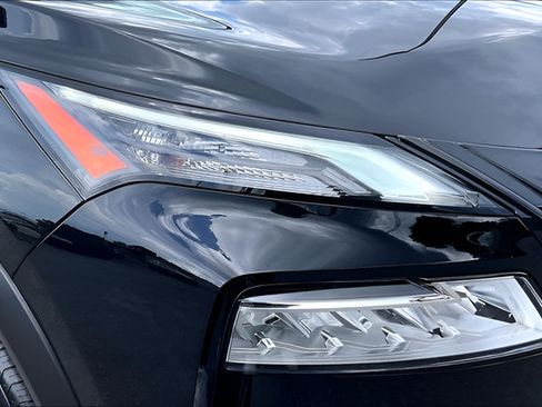 Certified 2023 Nissan Rogue SV FWD image 27