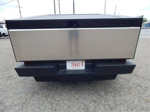Used 2024 Tesla Cybertruck AWD Crew Cab image 9