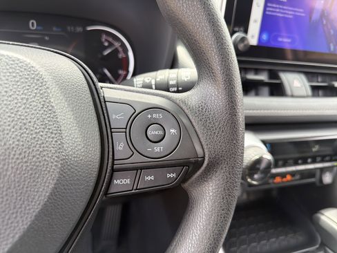 Used 2025 Toyota RAV4 XLE image 25