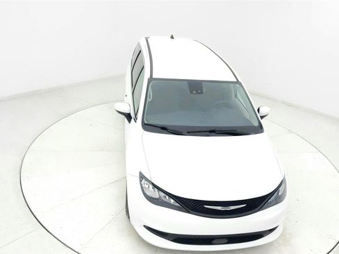Used 2023 Chrysler Voyager LX FWD image 20