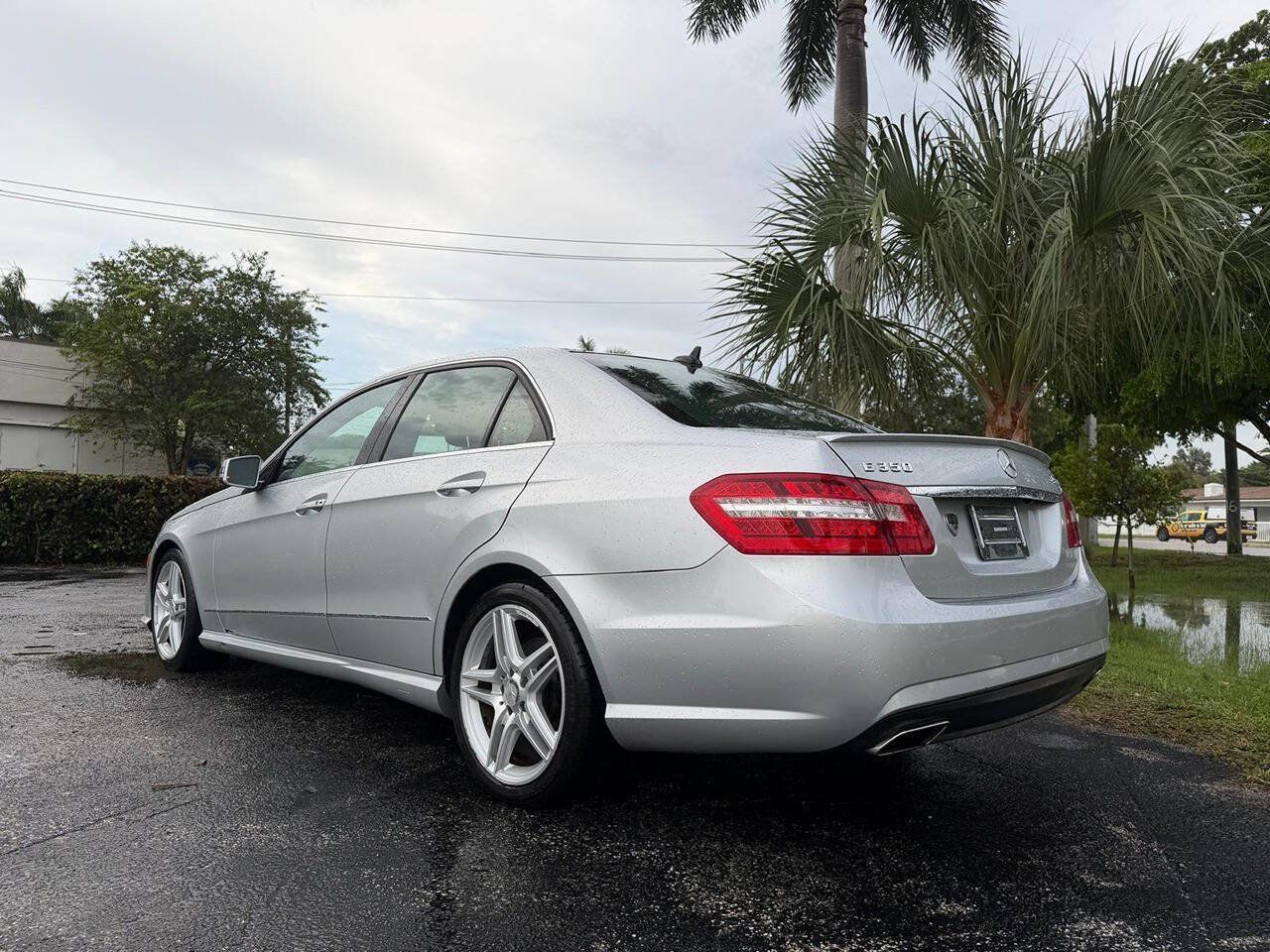 Used 2013 Mercedes-Benz E 350 4MATIC Sedan w/ Premium 2 Pkg image 5