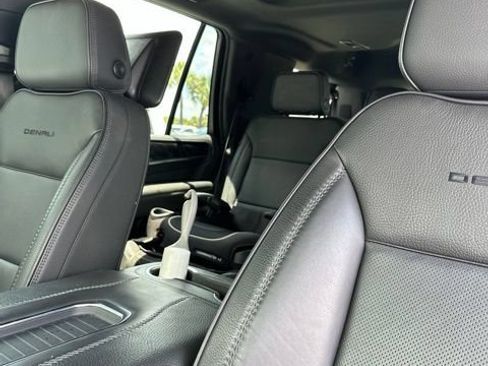 Used 2021 GMC Yukon Denali AWD/4WD image 9
