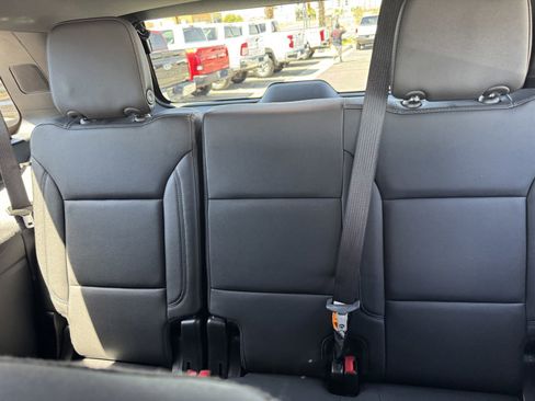 Used 2025 Chevrolet Tahoe LT AWD/4WD image 12