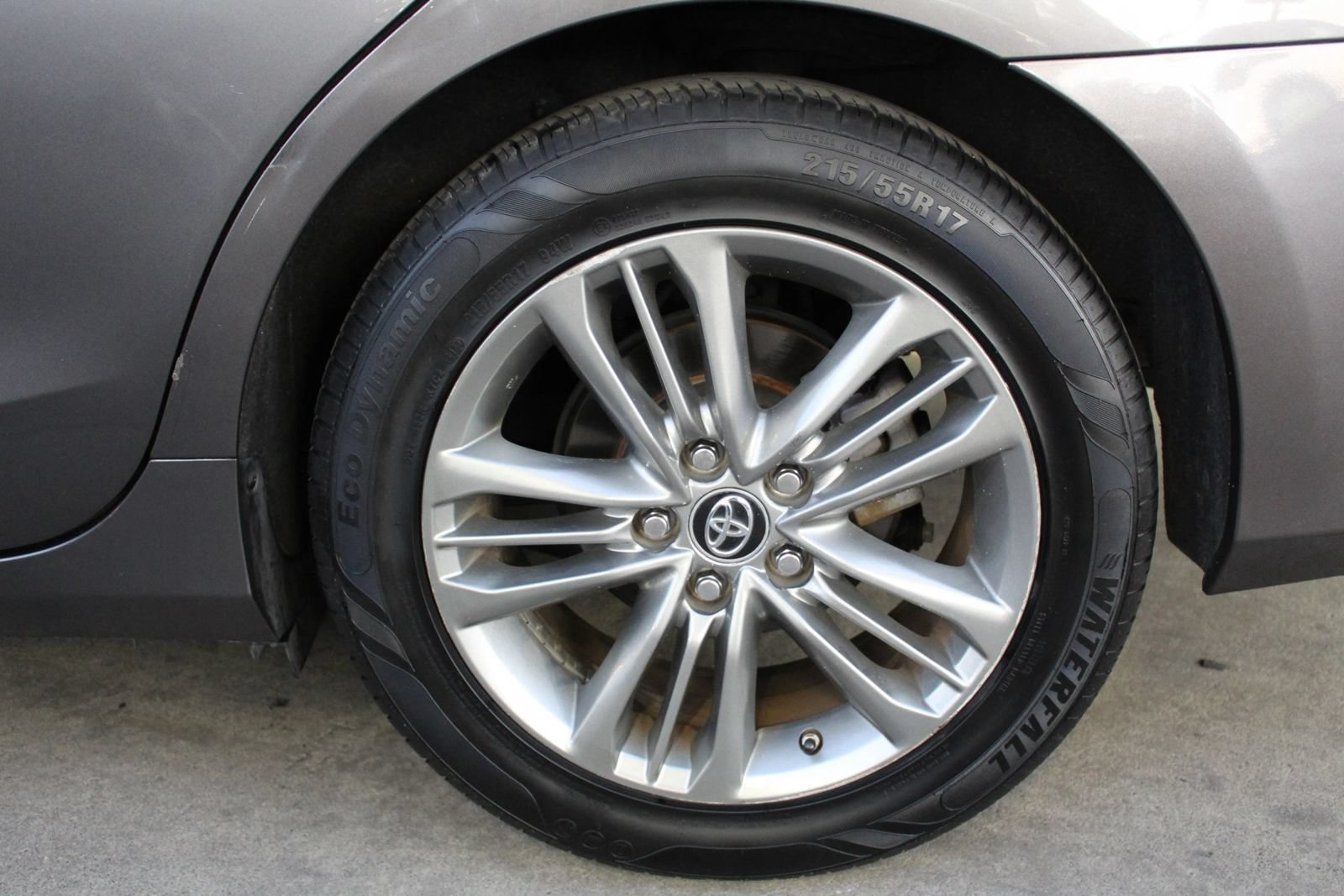 Used 2016 Toyota Camry SE FWD image 31