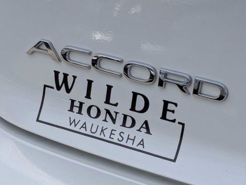 Used 2024 Honda Accord Touring image 11