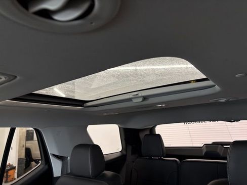 Used 2021 Chevrolet Traverse Premier image 50