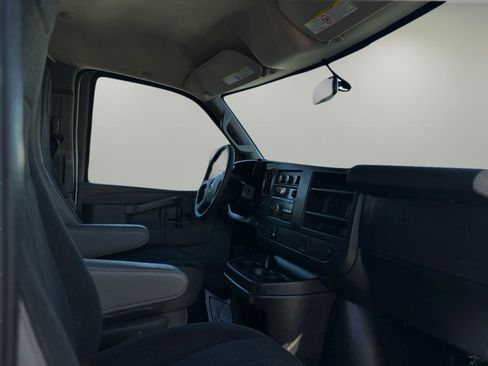 Used 2019 GMC Savana 2500 w/ Driver Convenience Package image 23